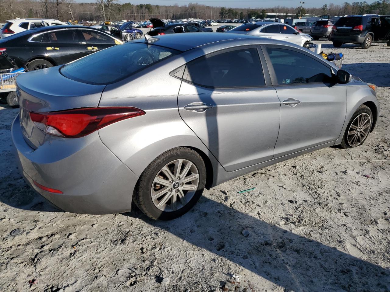 2015 Hyundai Elantra - Image 3