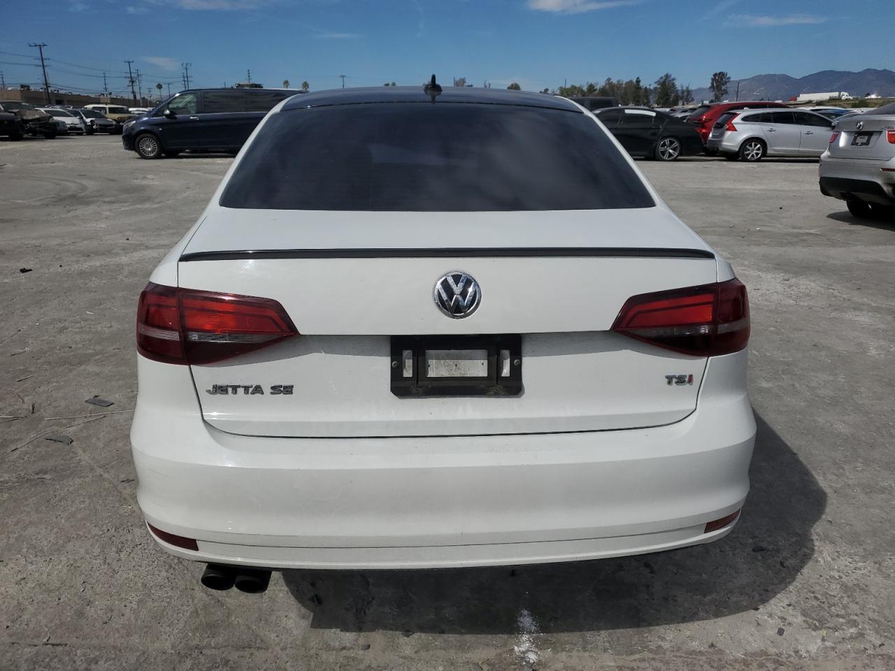 2018 Volkswagen Jetta - Image 6
