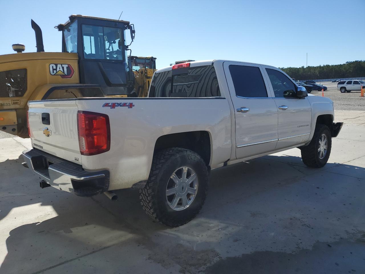 2016 Chevrolet Silverado - Image 3