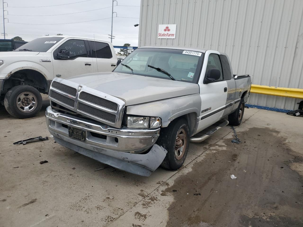 1998 Dodge RAM - Image 1