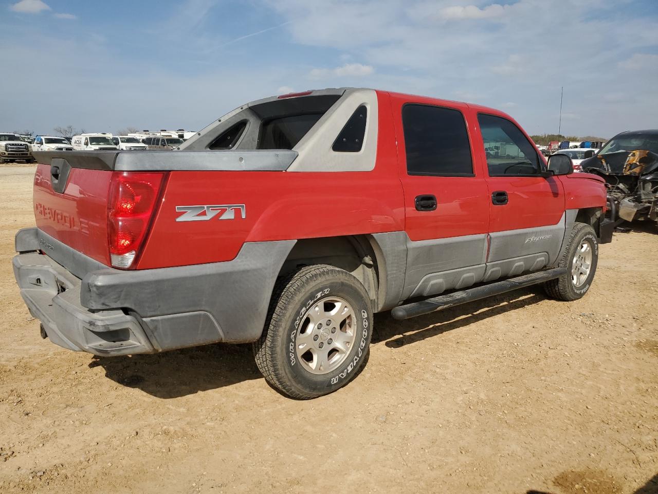 2003 Chevrolet Avalanche - Image 3