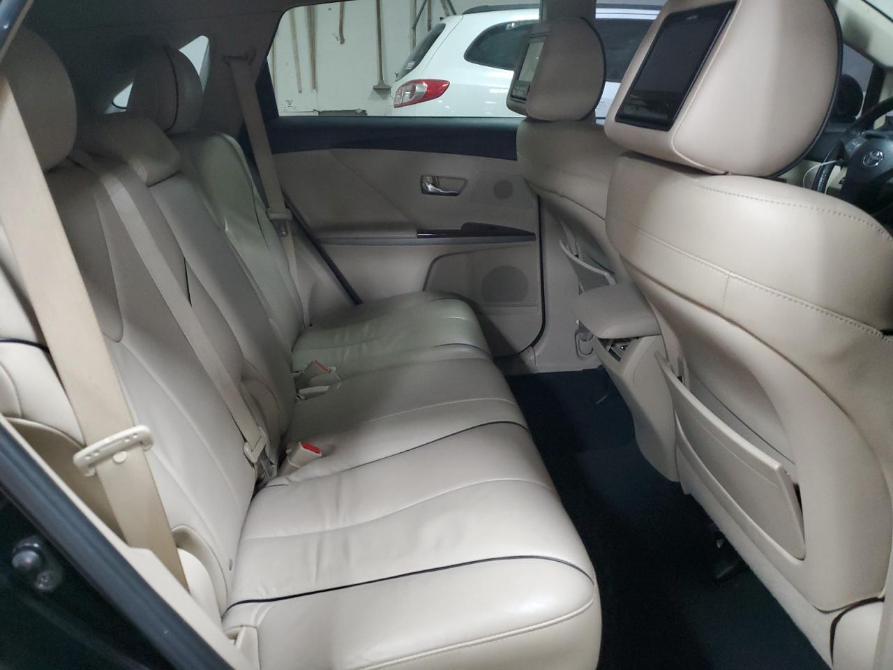 2010 Toyota Venza - Image 11