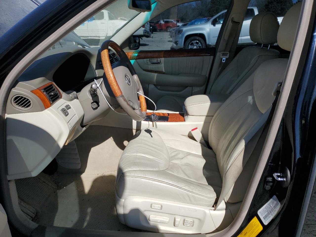 2001 Lexus LS - Image 7