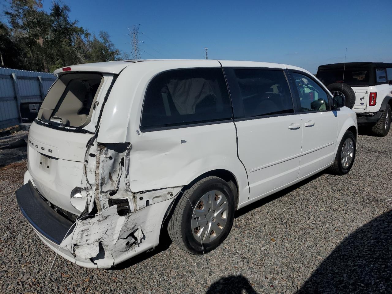 2017 Dodge Caravan - Image 3