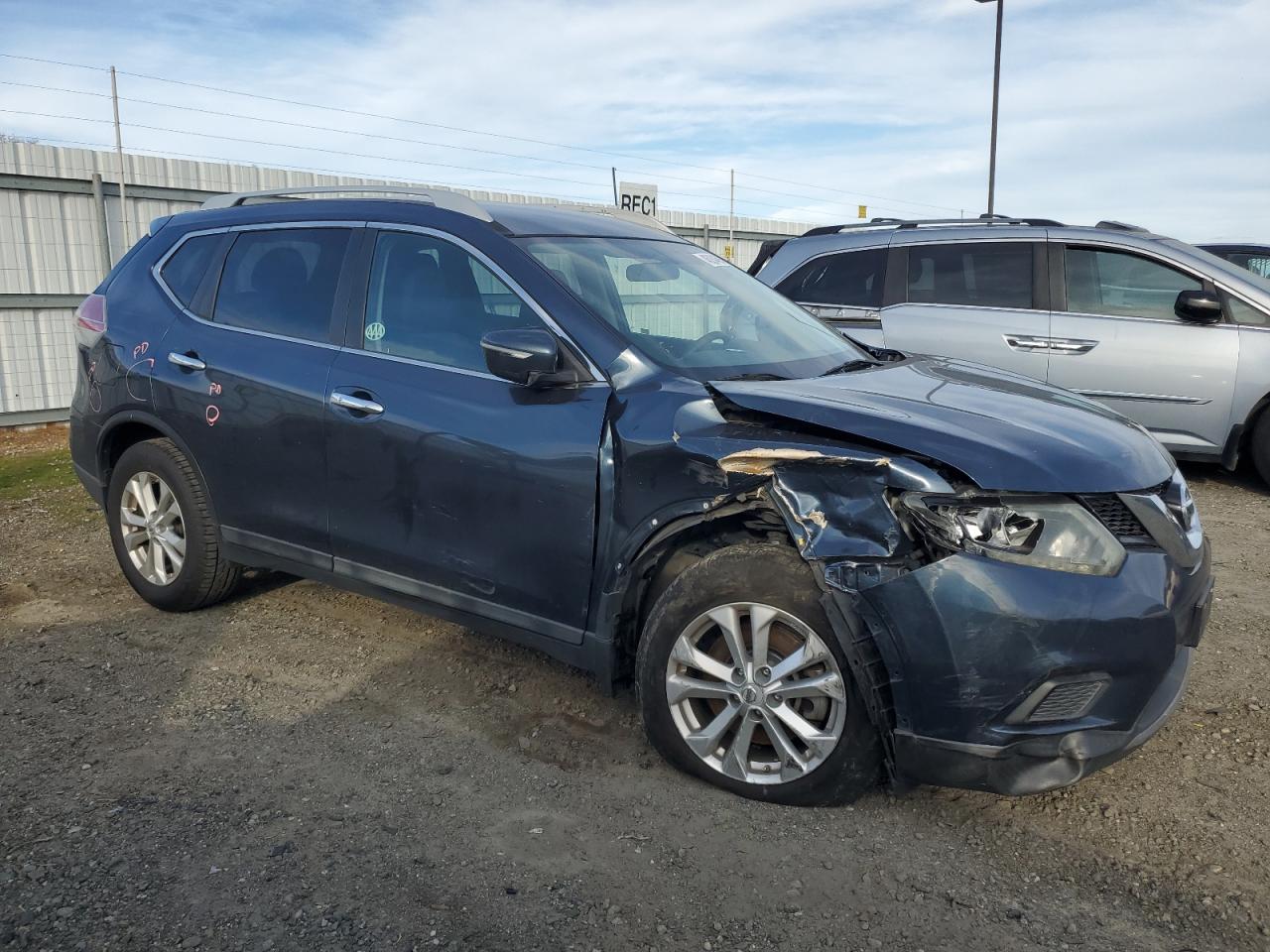2015 Nissan Rogue - Image 4