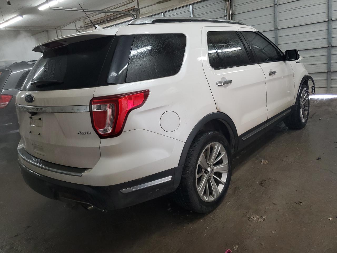 2019 Ford Explorer - Image 3