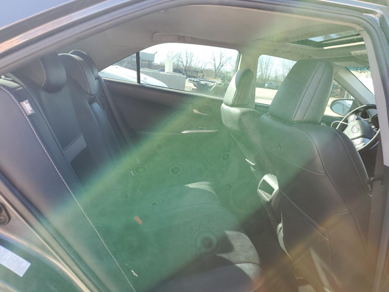 2012 Toyota Camry - Image 10