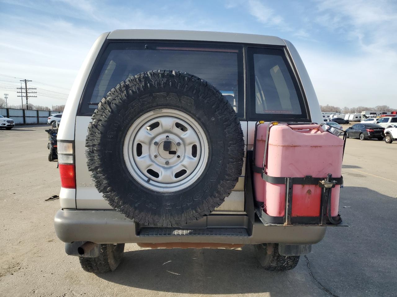 2001 Isuzu Trooper - Image 6