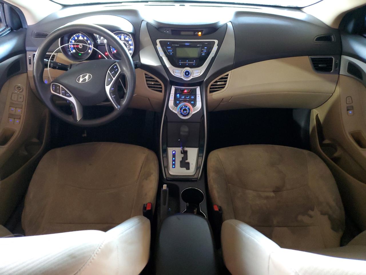 2012 Hyundai Elantra - Image 8