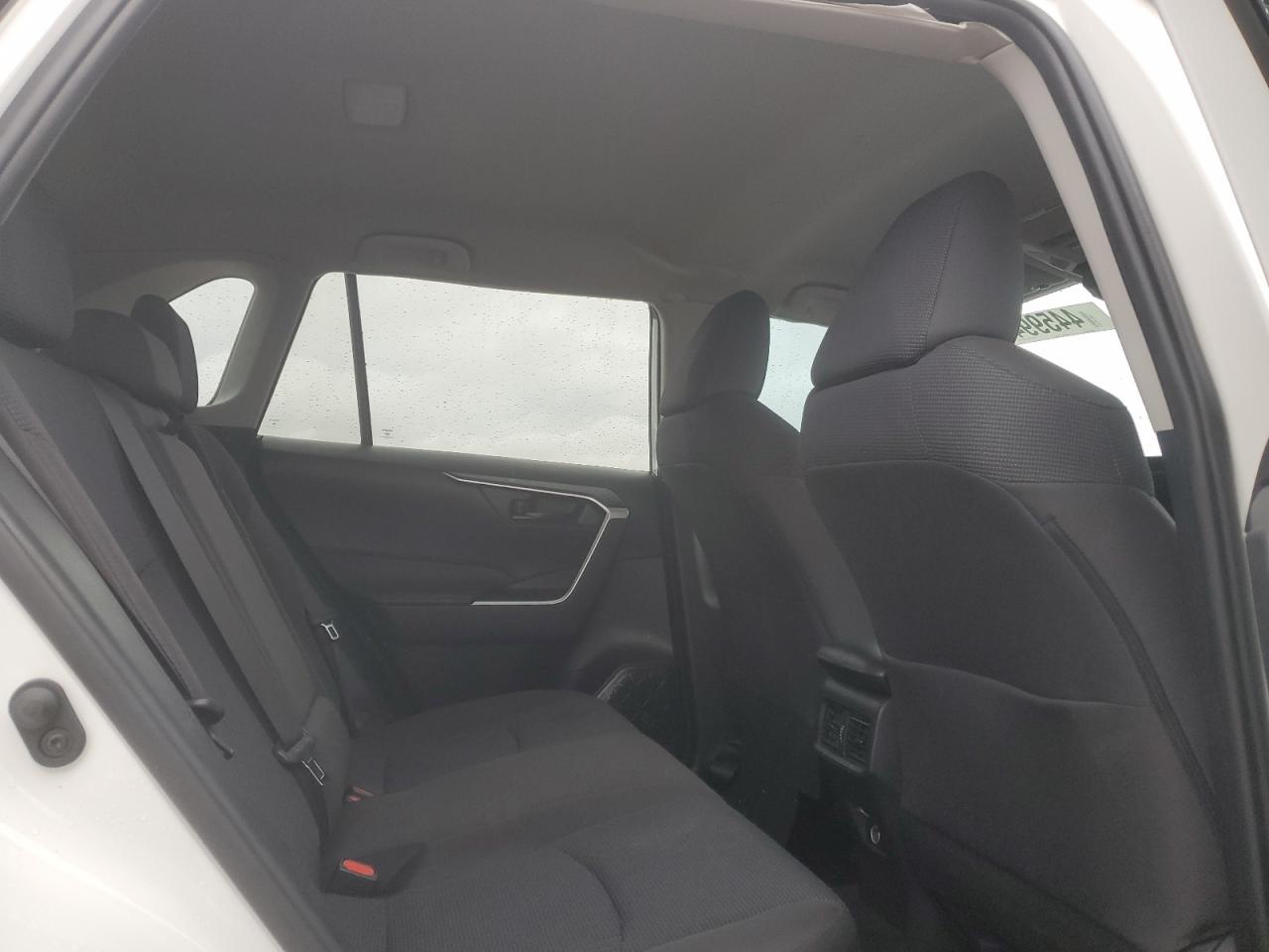 2024 Toyota RAV 4 - Image 11