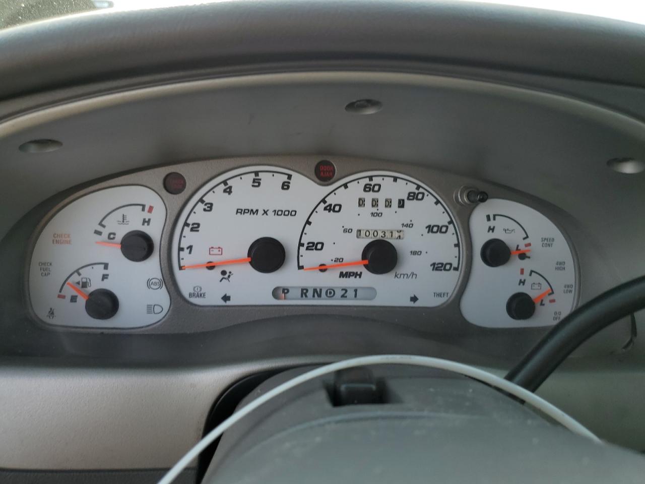 2002 Ford Explorer - Image 9