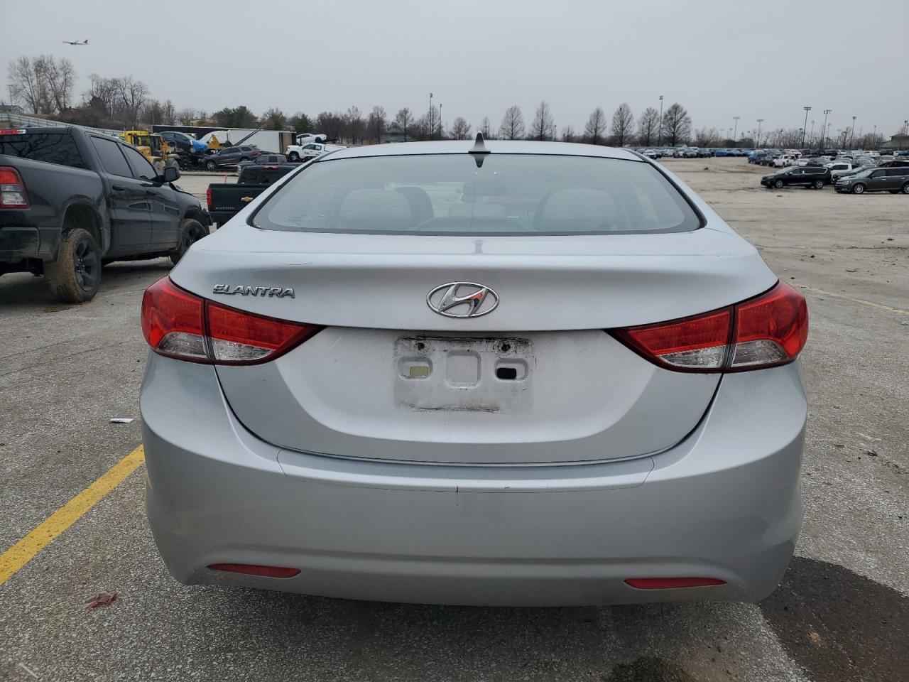 2013 Hyundai Elantra - Image 6