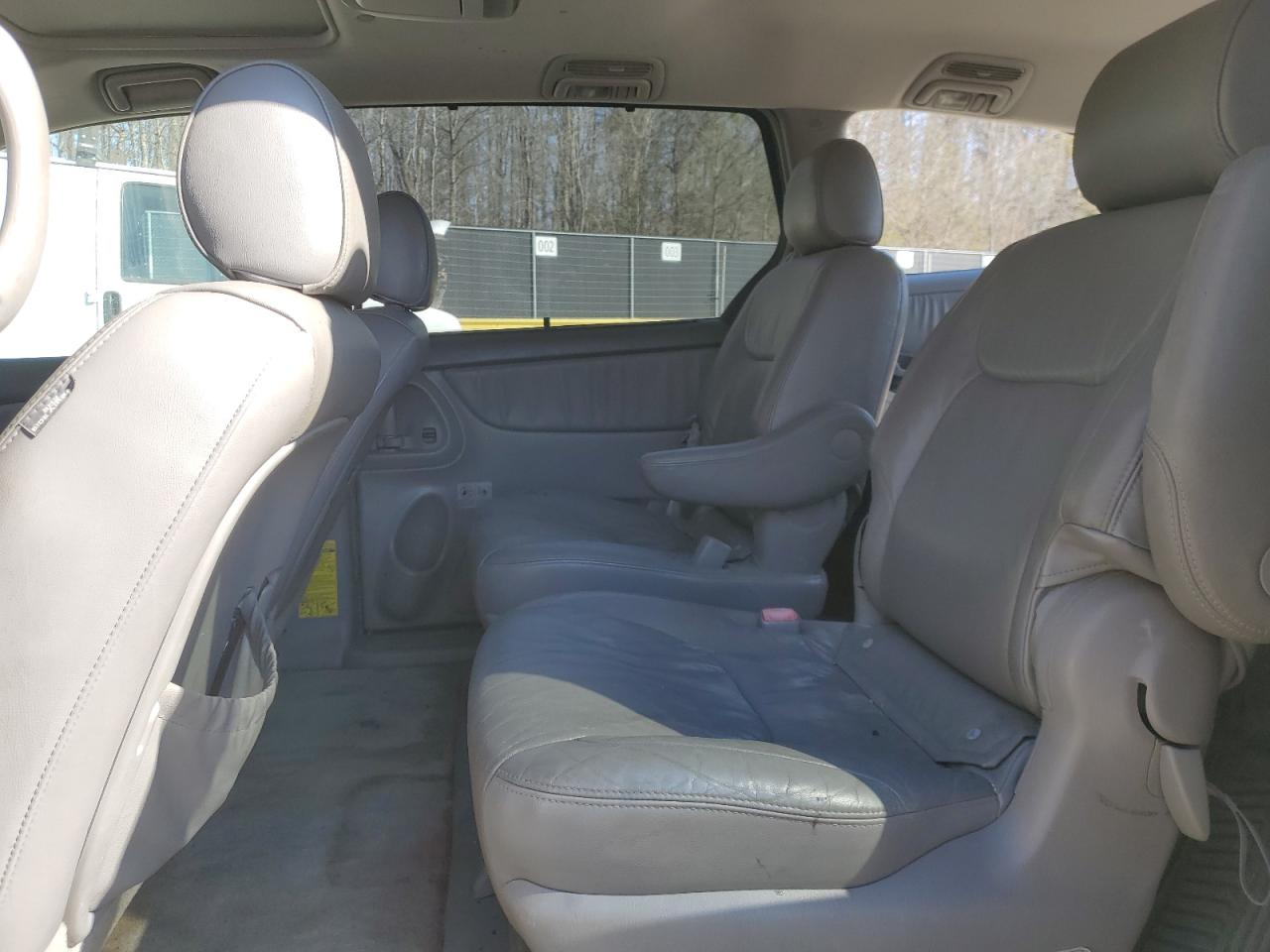 2008 Toyota Sienna - Image 12