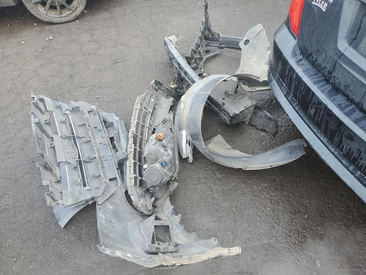 2010 Ford Fusion - Image 12