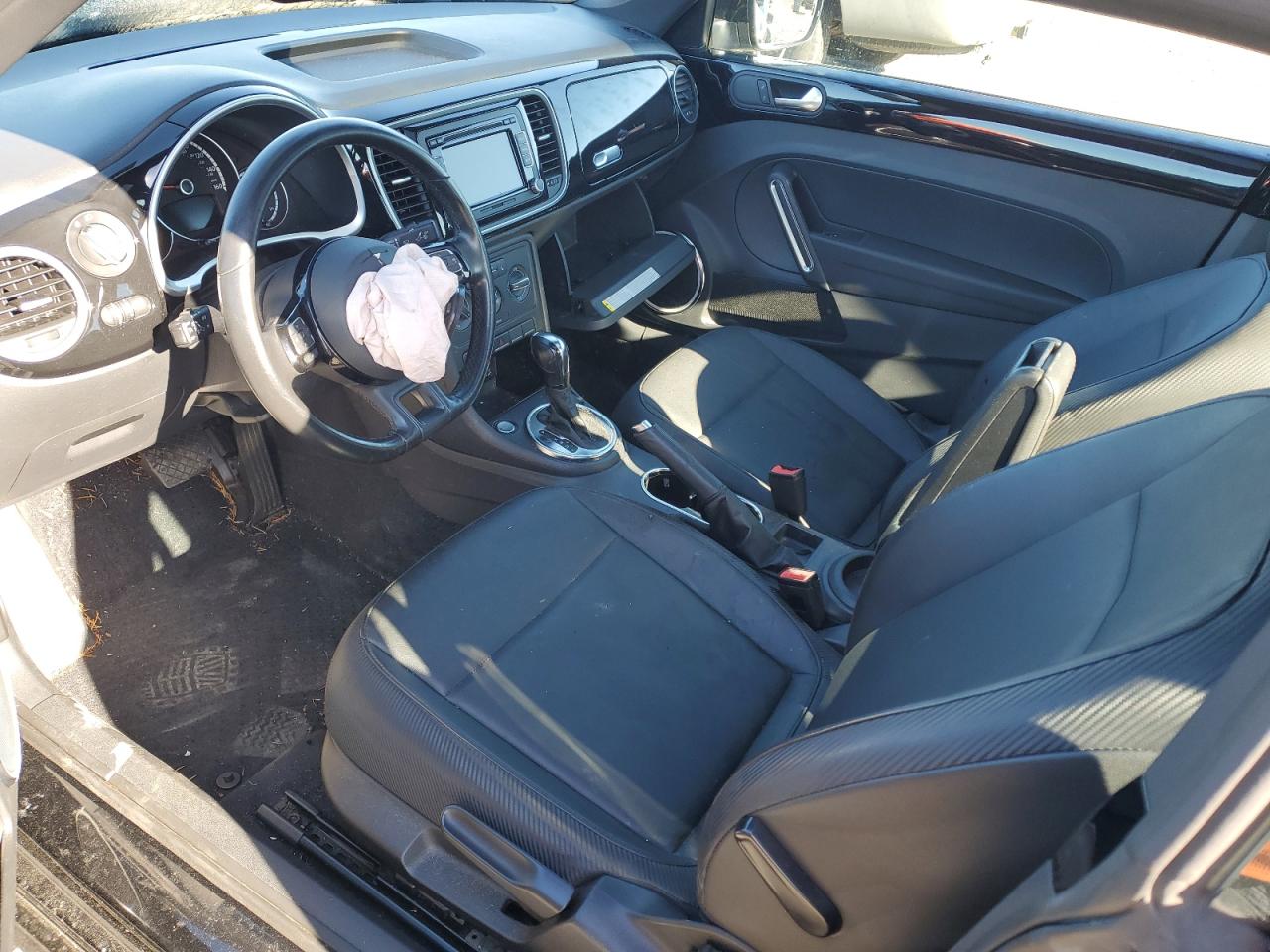 2013 Volkswagen Beetle - Image 8