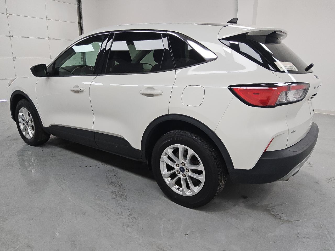 2022 Ford Escape - Image 2