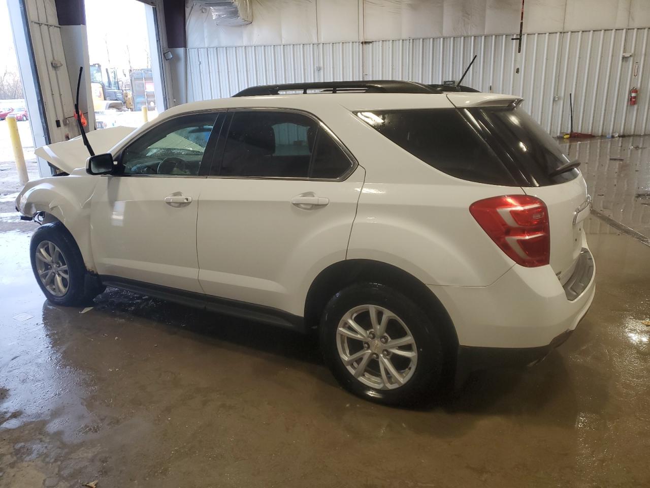 2016 Chevrolet Equinox - Image 2