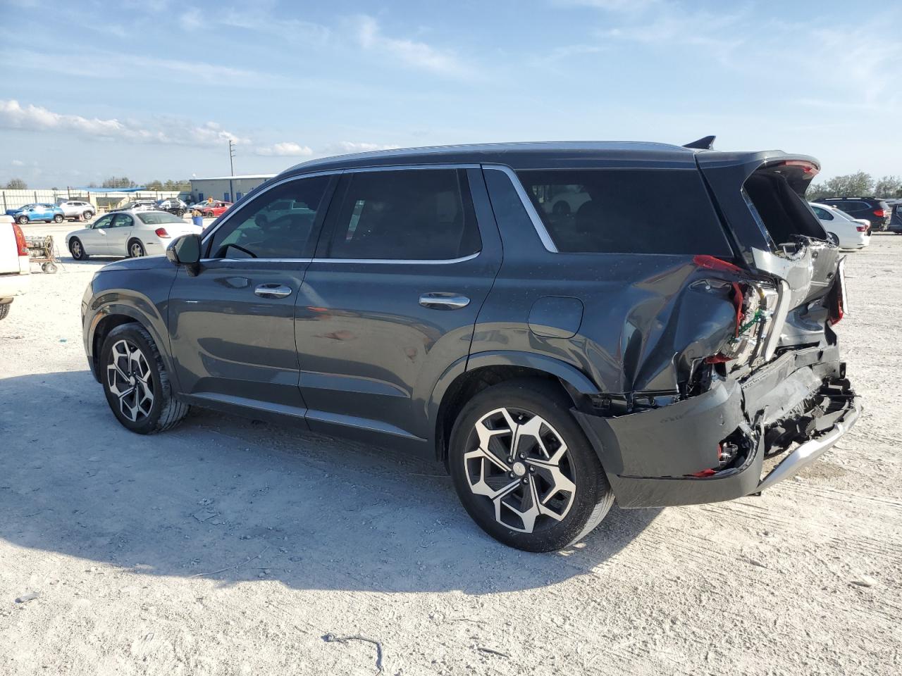 2022 Hyundai Palisade - Image 2