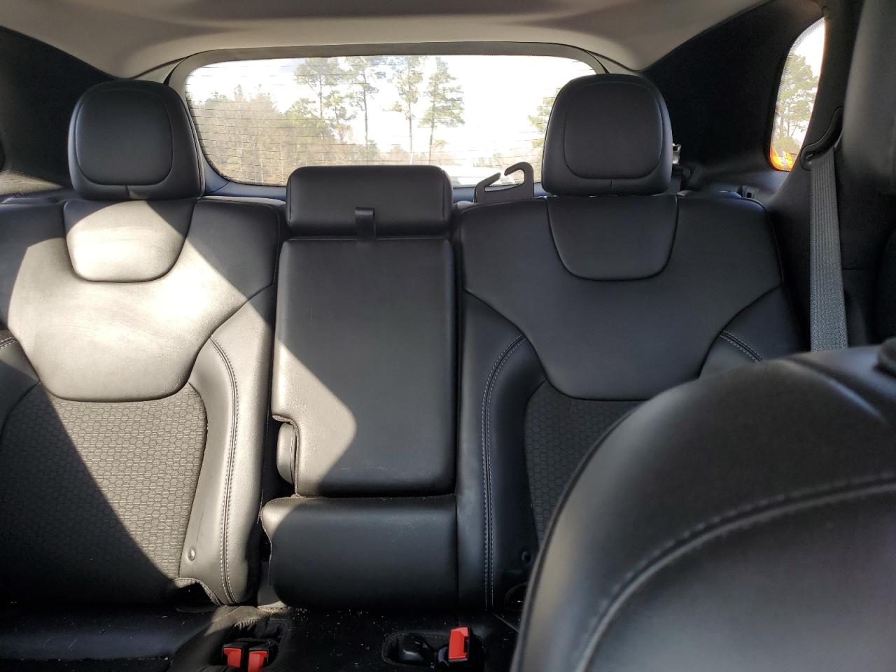 2019 Jeep Grand Cherokee - Image 10