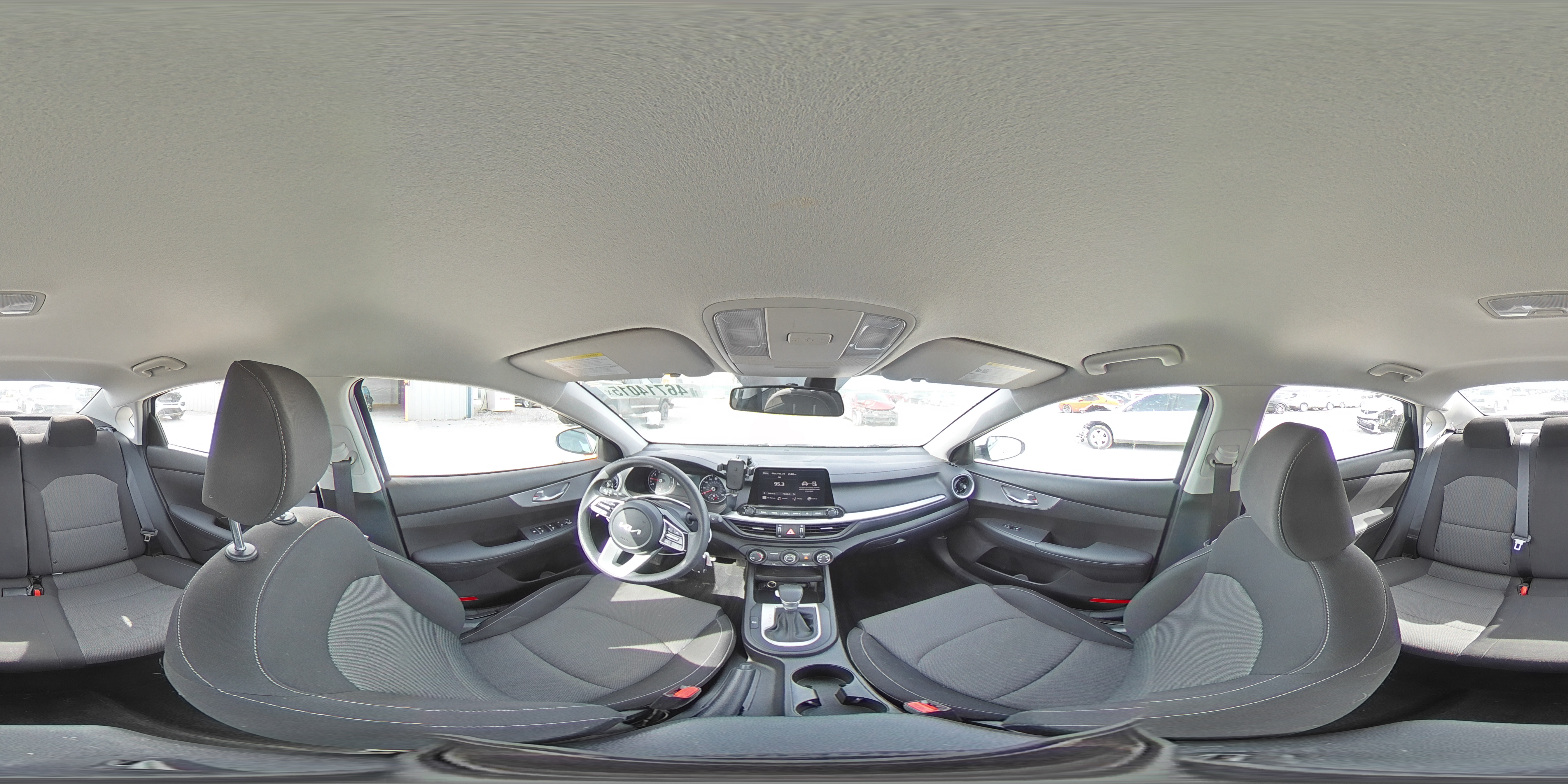 2023 Kia Forte - Image 13