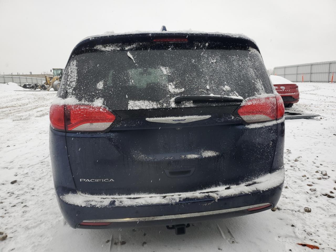 2018 Chrysler Pacifica - Image 6
