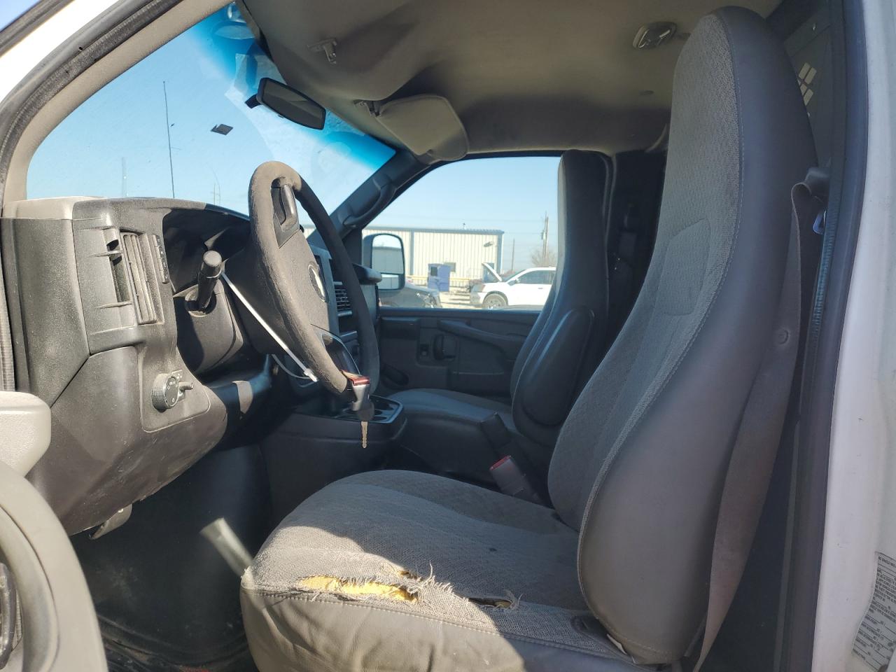 2011 Chevrolet Express - Image 7