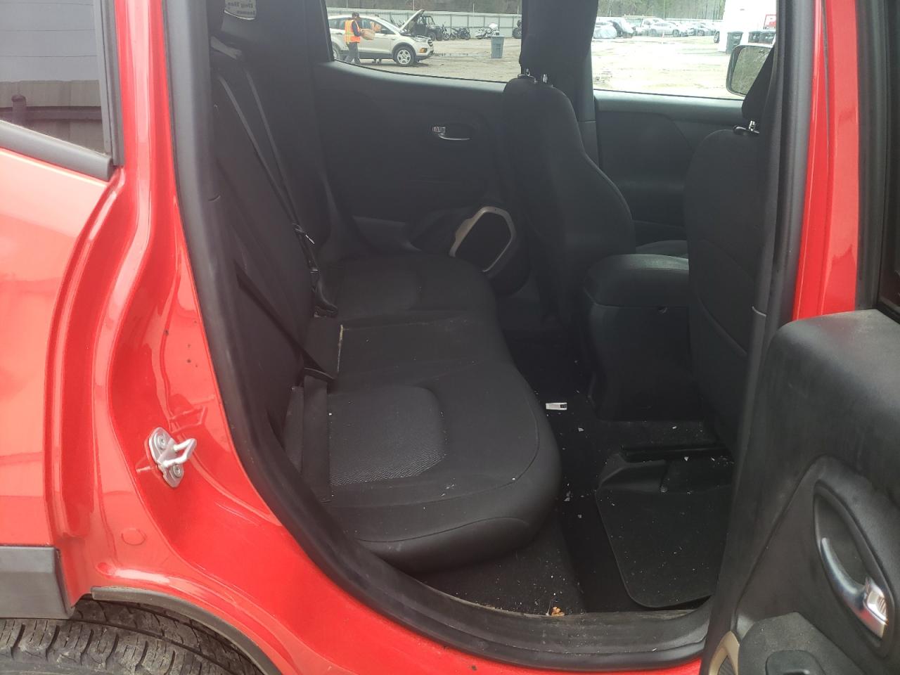 2017 Jeep Renegade - Image 11