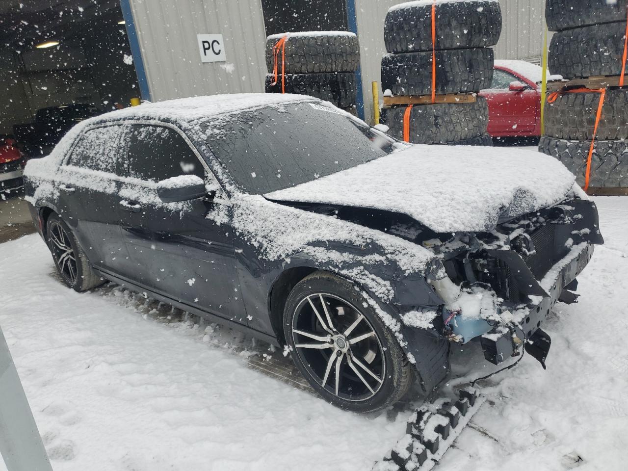 2018 Chrysler 300 - Image 4