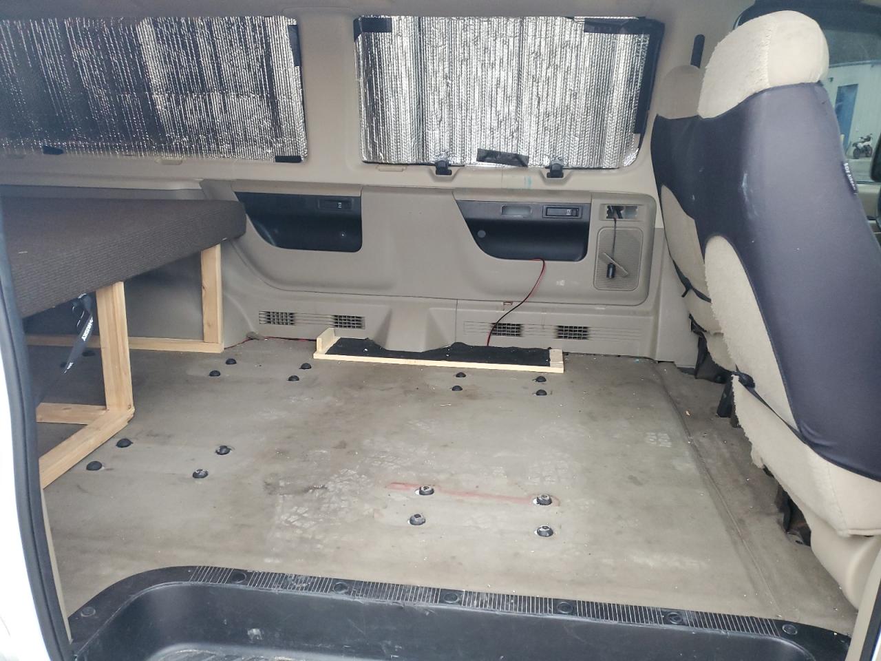 2008 Ford Econoline - Image 11