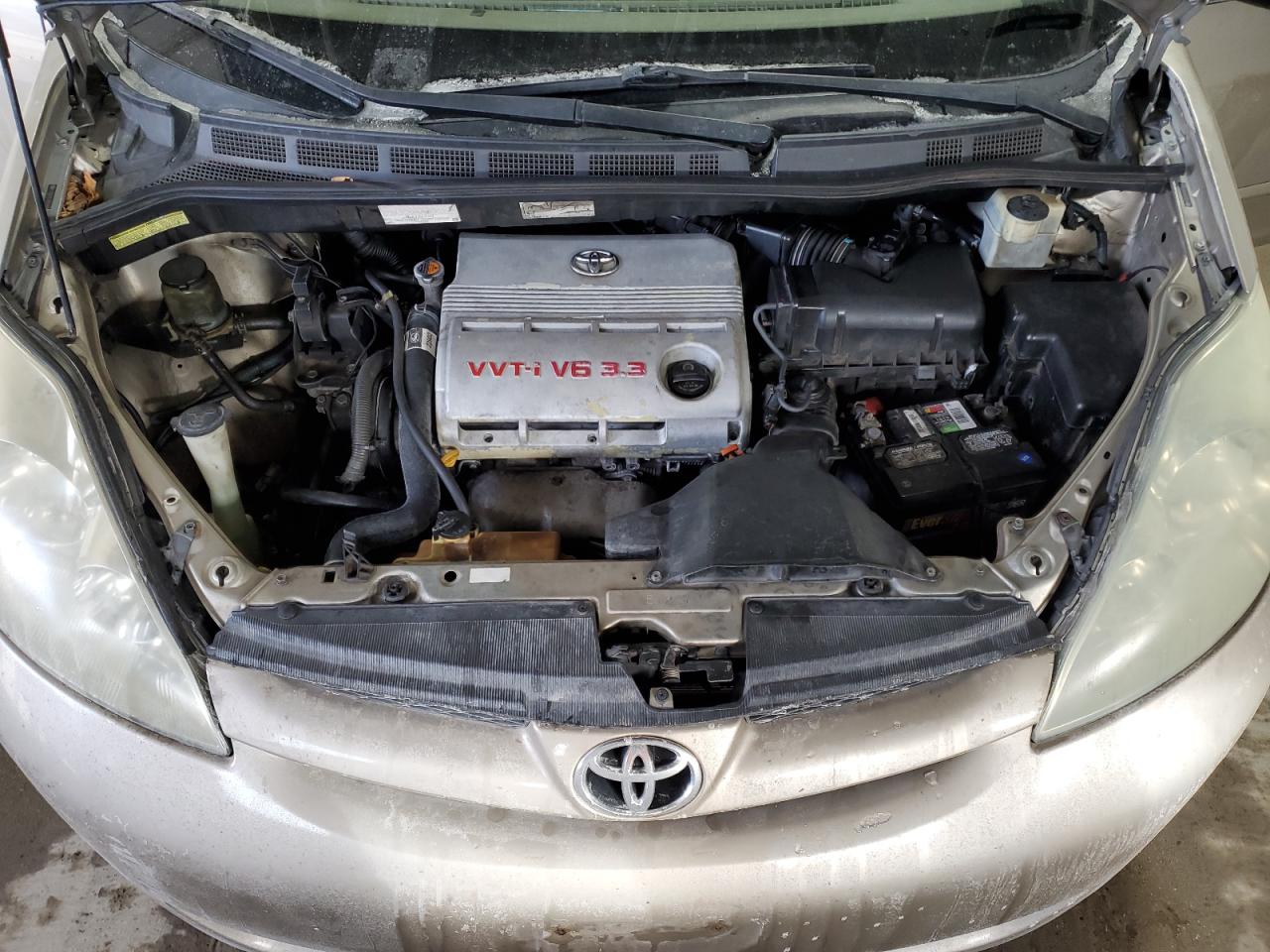 2006 Toyota Sienna - Image 12