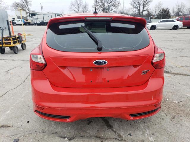 Хэтчбеки FORD FOCUS 2014 Красный
