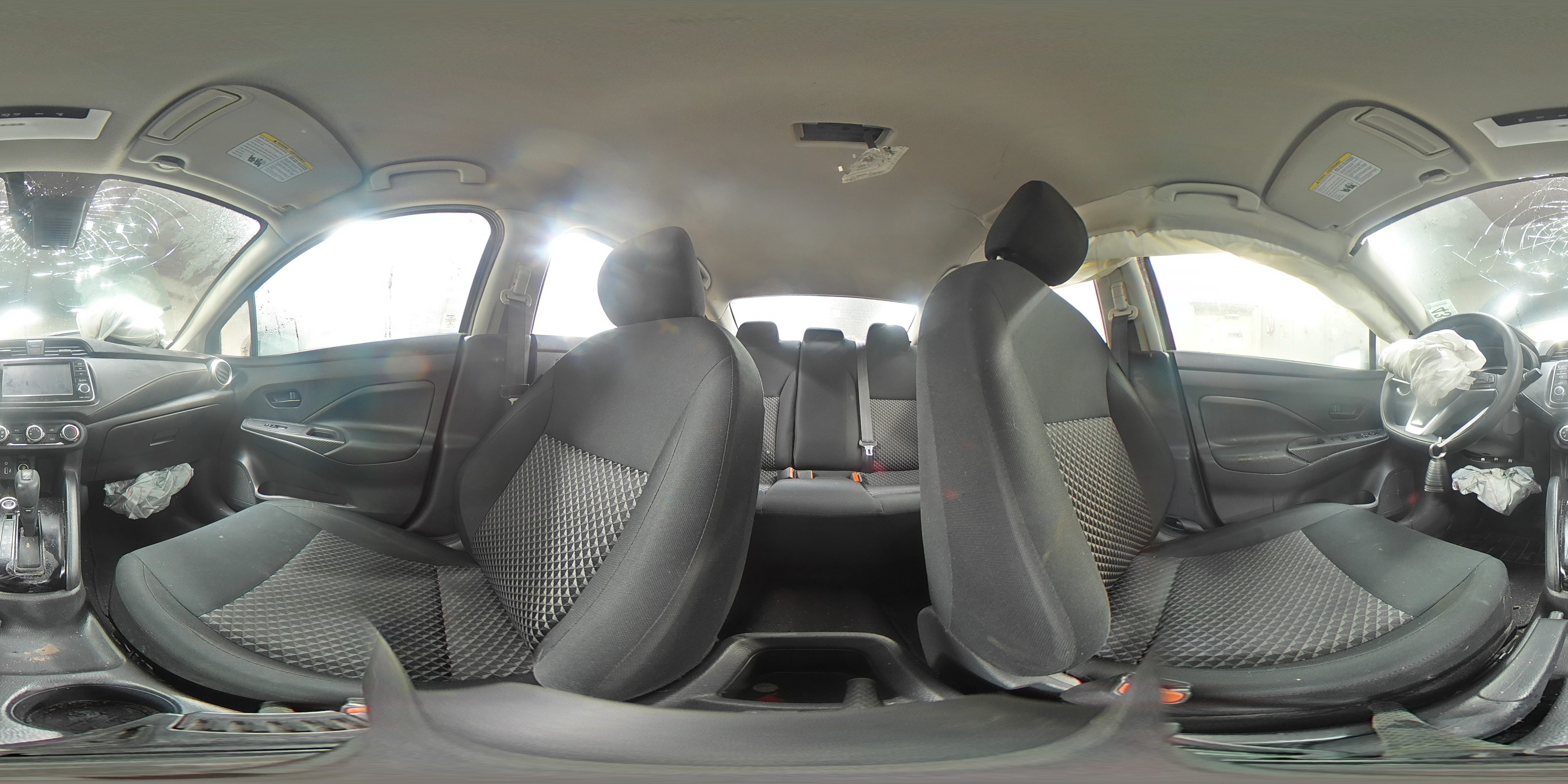 2021 Nissan Versa - Image 14