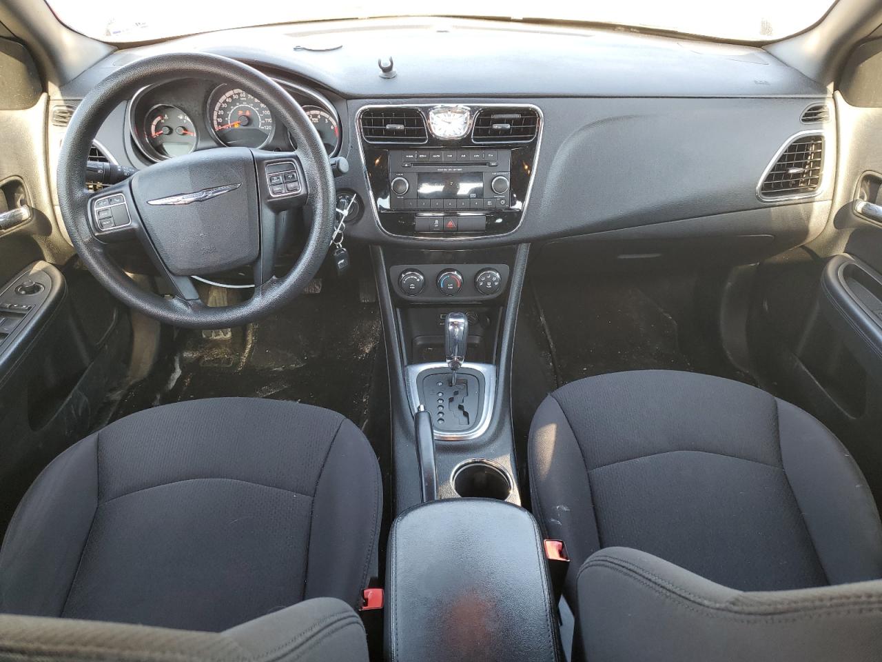 2014 Chrysler 200 - Image 8