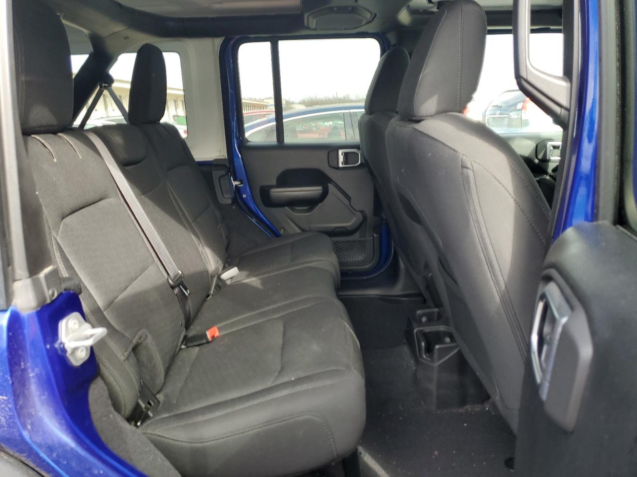 2018 Jeep Wrangler - Image 11