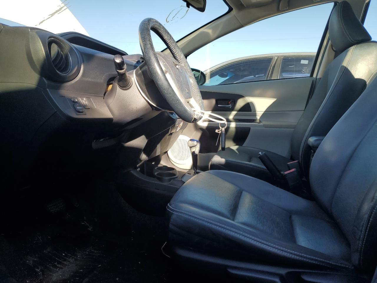 2014 Toyota Prius - Image 7