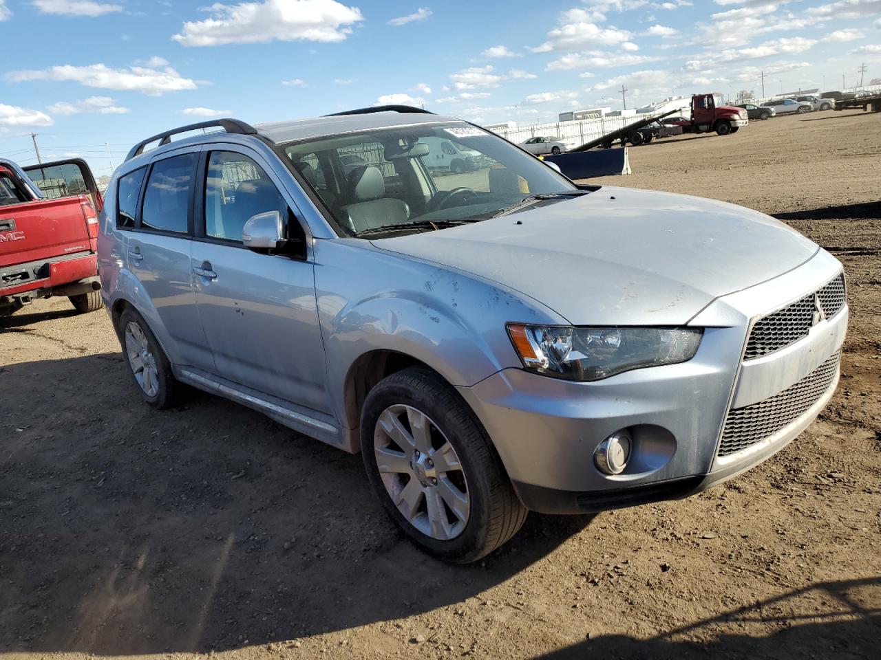 2013 Mitsubishi Outlander - Image 4