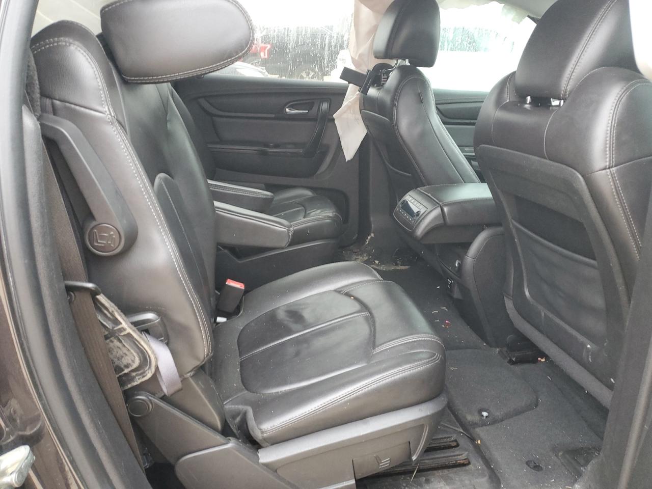 2016 Chevrolet Traverse - Image 11