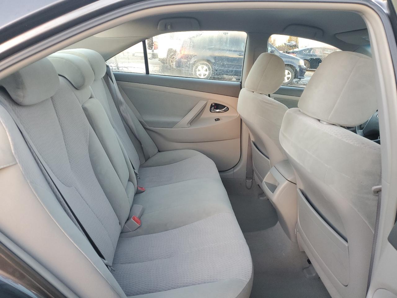 2010 Toyota Camry - Image 10