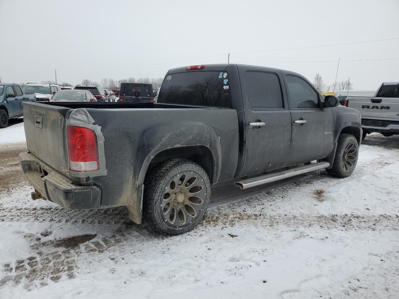 2011 GMC Sierra - Image 3