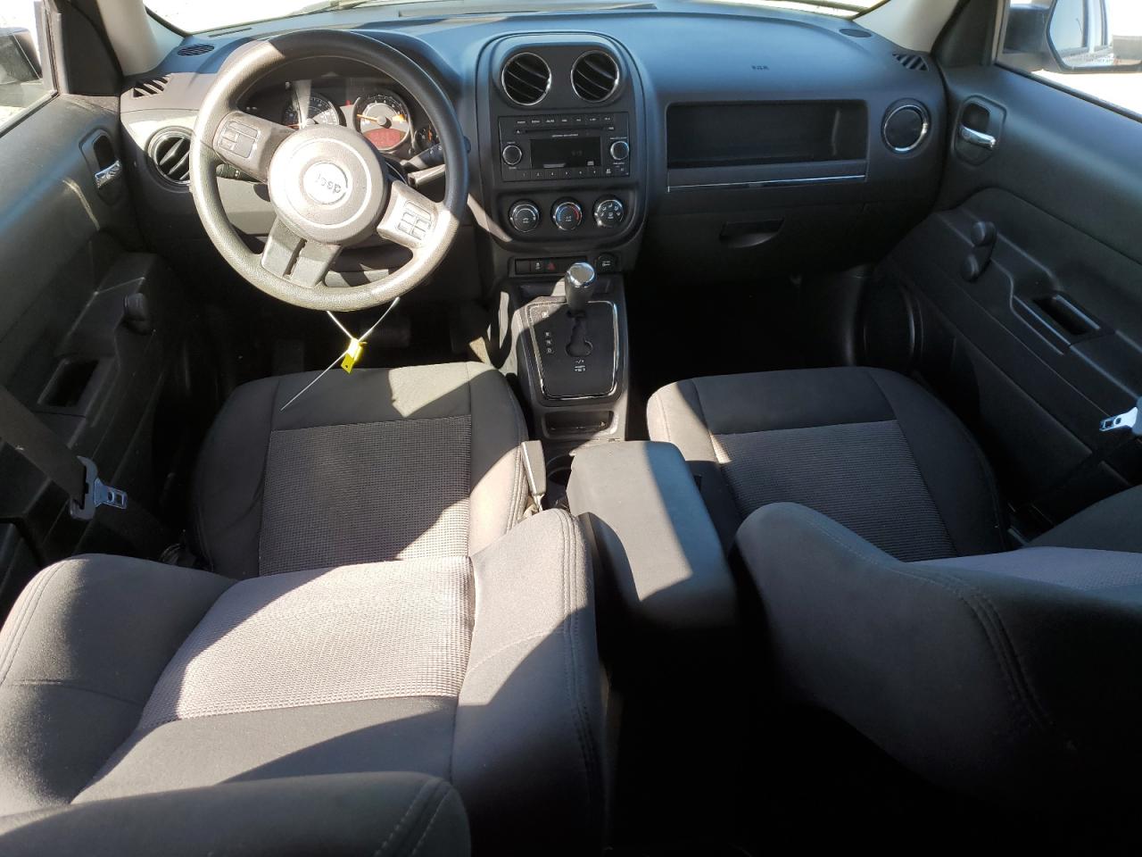 2015 Jeep Liberty (Patriot) - Image 8