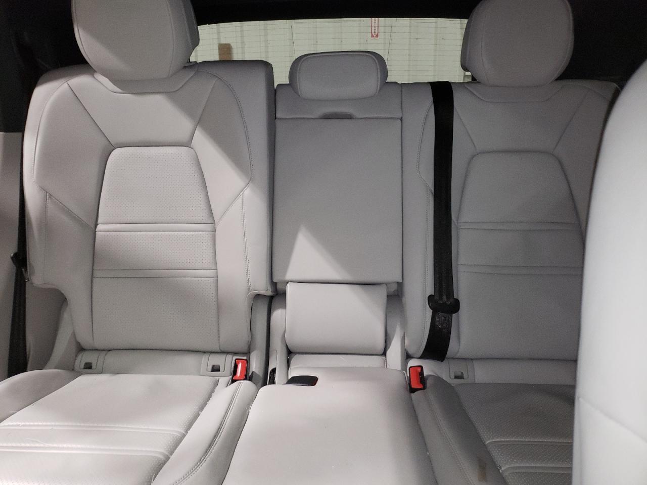 2019 Porsche Cayenne - Image 10