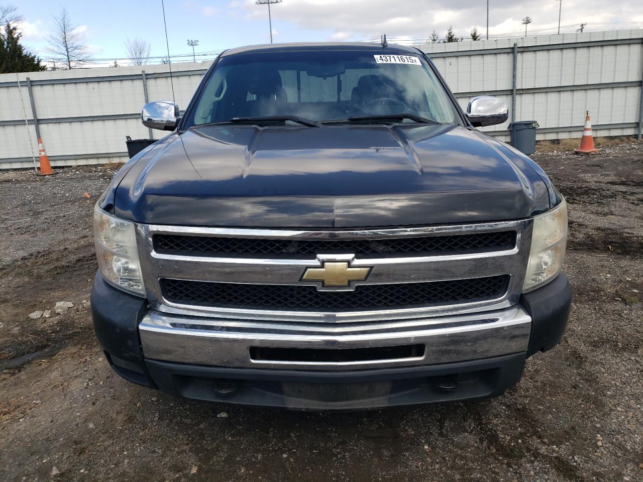 2010 Chevrolet Silverado - Image 5