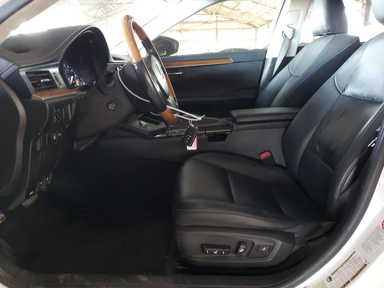 2013 Lexus ES - Image 7
