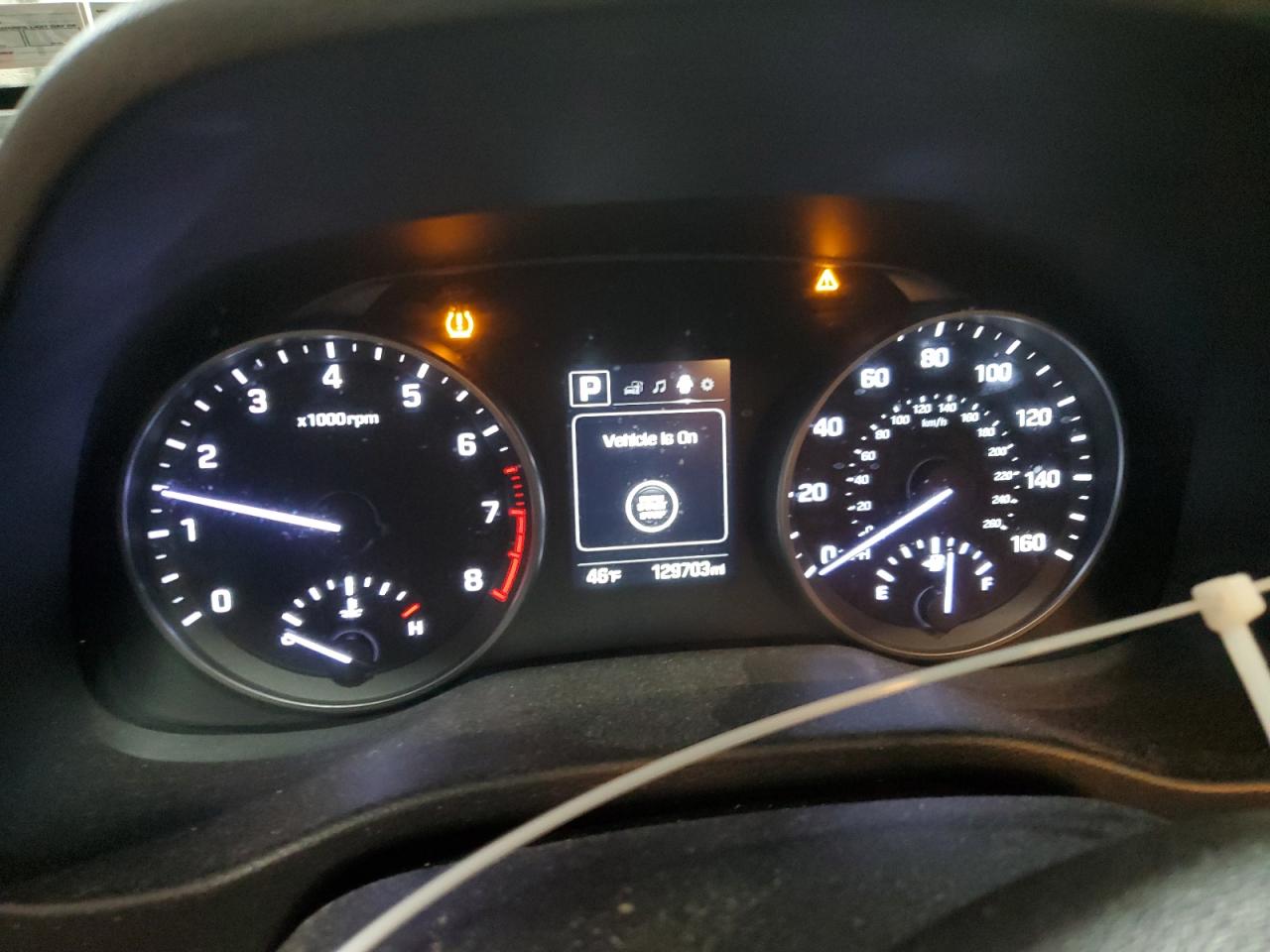2017 Hyundai Elantra - Image 9