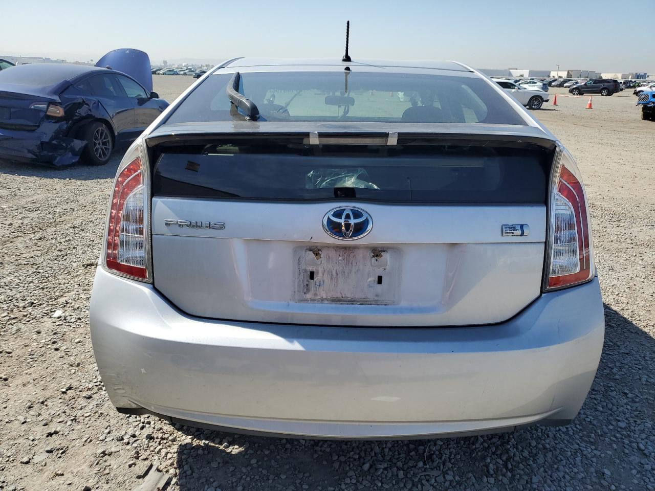 2014 Toyota Prius - Image 6