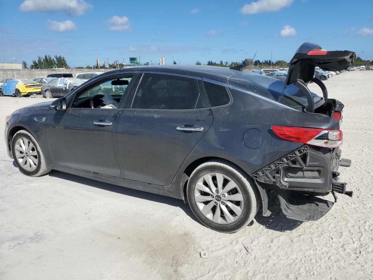 2017 Kia Optima - Image 2