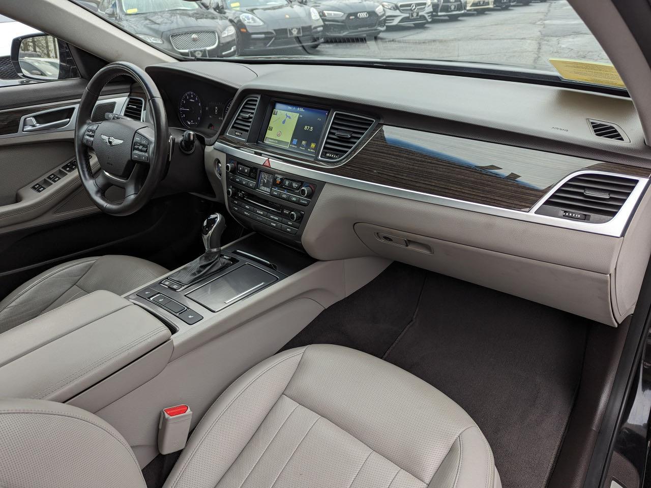 2017 Genesis G80 - Image 10