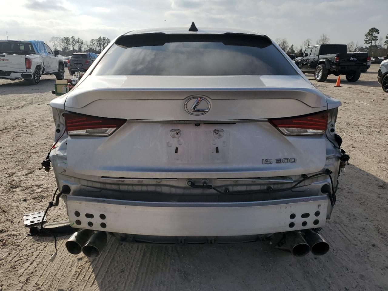 2018 Lexus IS - Image 6