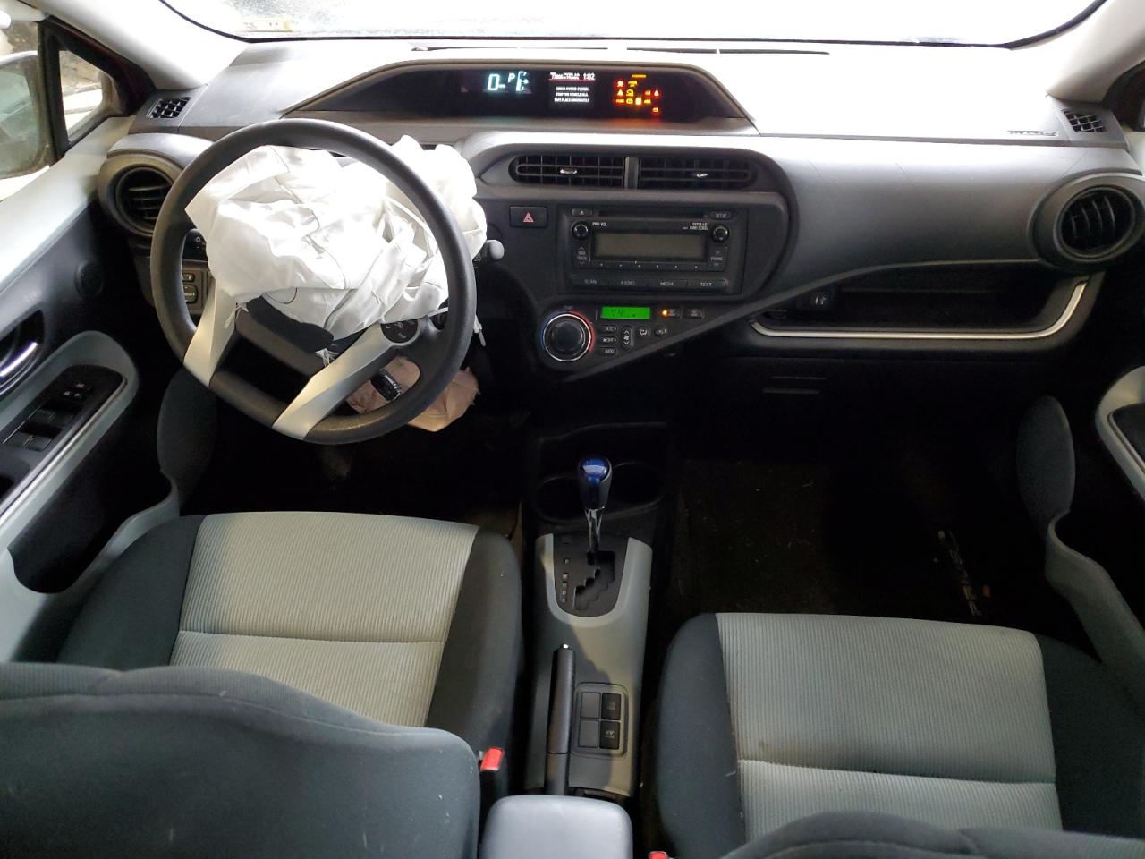 2014 Toyota Prius - Image 8