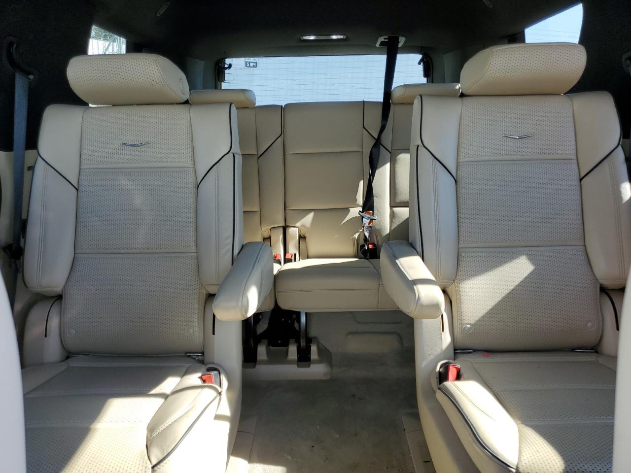 2021 Cadillac Escalade - Image 10